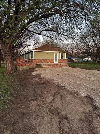 $135,000 | 634 North Oak Street, Iola, KS 66749