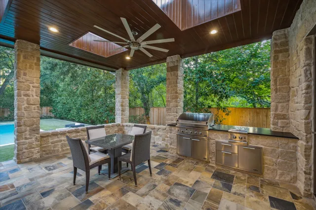 a view of an outdoor kitchen