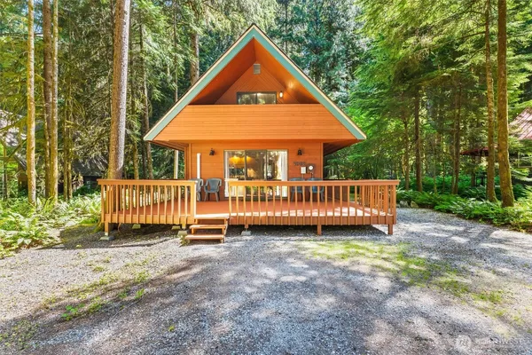 $475,000 | 7082 Rainier Way, Glacier, WA 98244