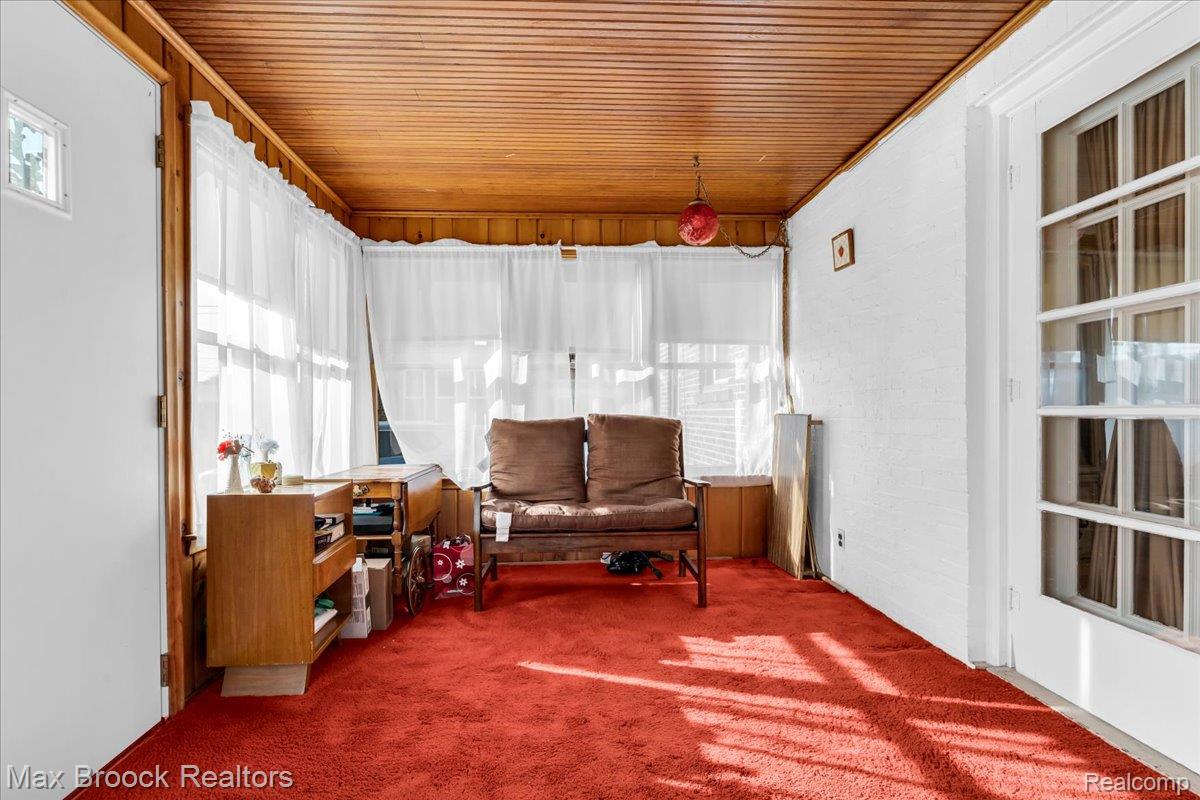 224 Cherokee Road Pontiac, MI 48341 - Photo 13 of 27 3 Seasons Room