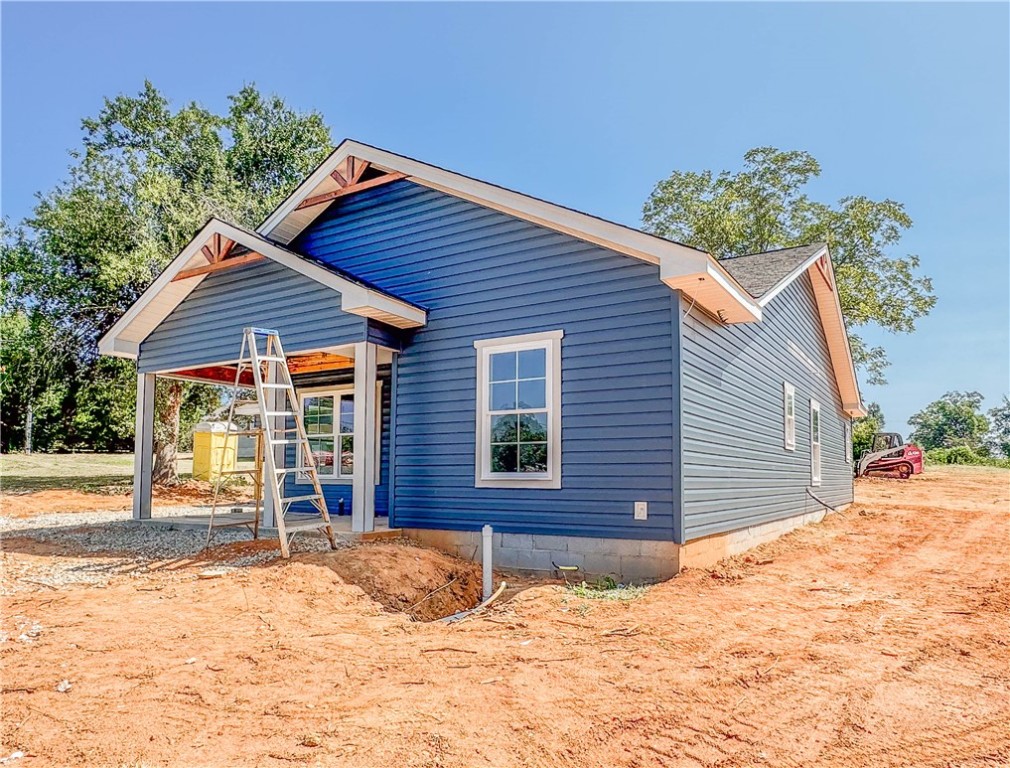 607 South Walnut Street Seneca, SC 29678 - Photo 3 of 40 Gallery Image 3