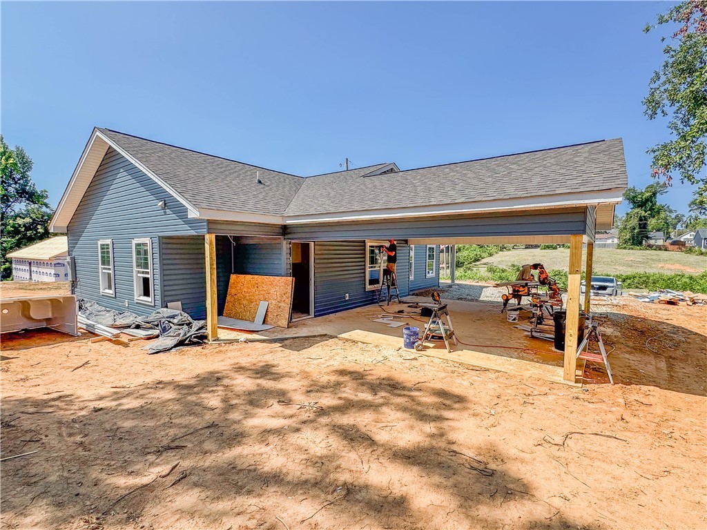607 South Walnut Street Seneca, SC 29678 - Photo 5 of 40 Gallery Image 5
