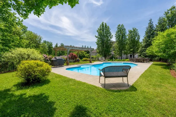 $1,750,000 | 12 Rachel Way, Bedford, NH 03110