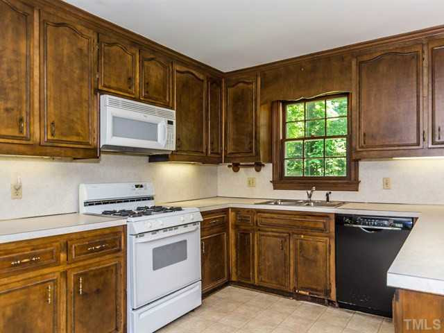 3612 Ranlo Drive Raleigh, NC 27612 - Photo 6 of 25 Kitchen