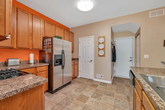 $259,800 | 1047 Heron Circle, Joliet, IL 60431