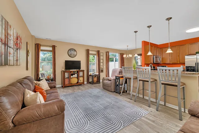 $259,800 | 1047 Heron Circle, Joliet, IL 60431