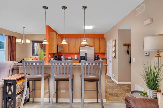 $259,800 | 1047 Heron Circle, Joliet, IL 60431