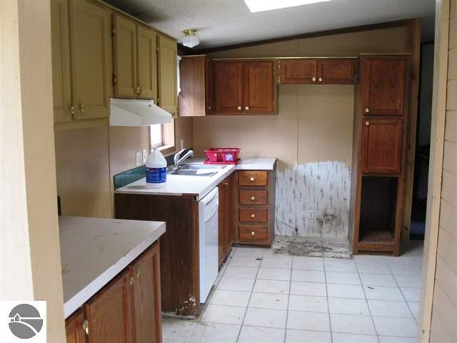 5741 Walton Road Kingsley, MI 49649 - Photo 3 of 9 1726820-2.JPG