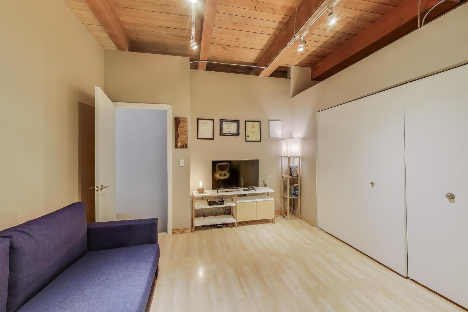 1733 West Irving Park Road, Unit 215 Chicago, IL 60613 - Photo 16 of 28