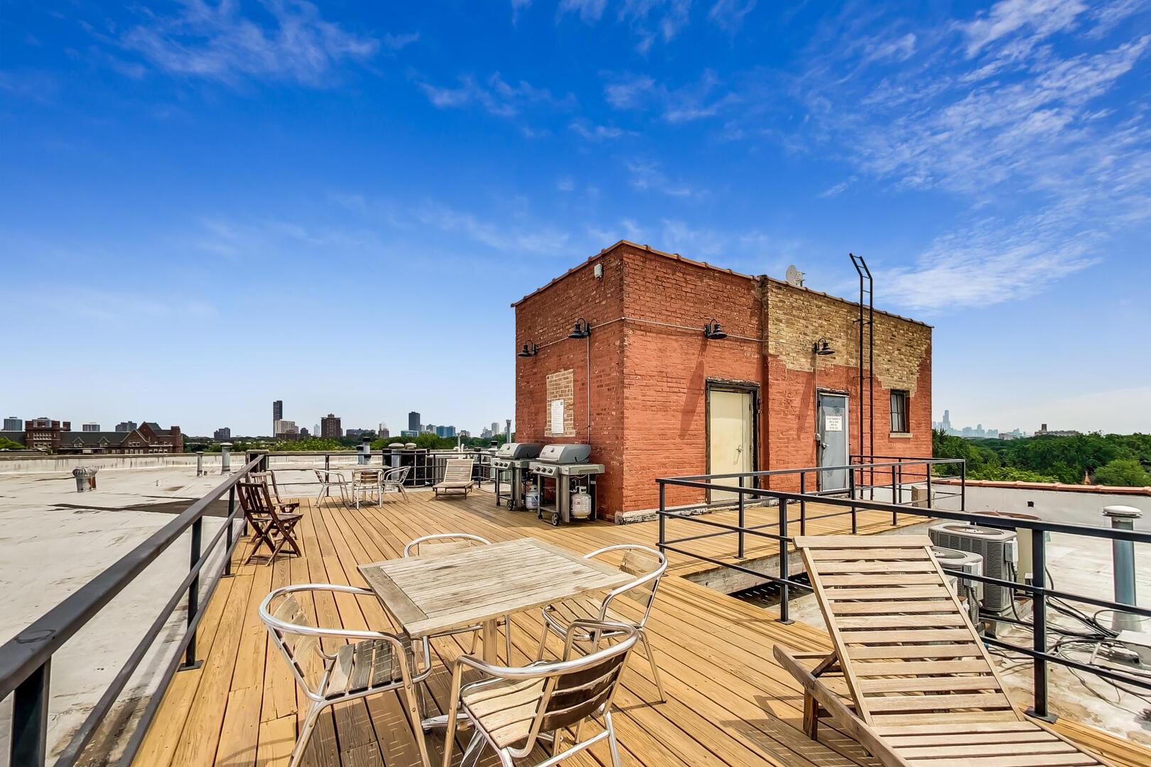 1733 West Irving Park Road, Unit 215 Chicago, IL 60613 - Photo 17 of 28