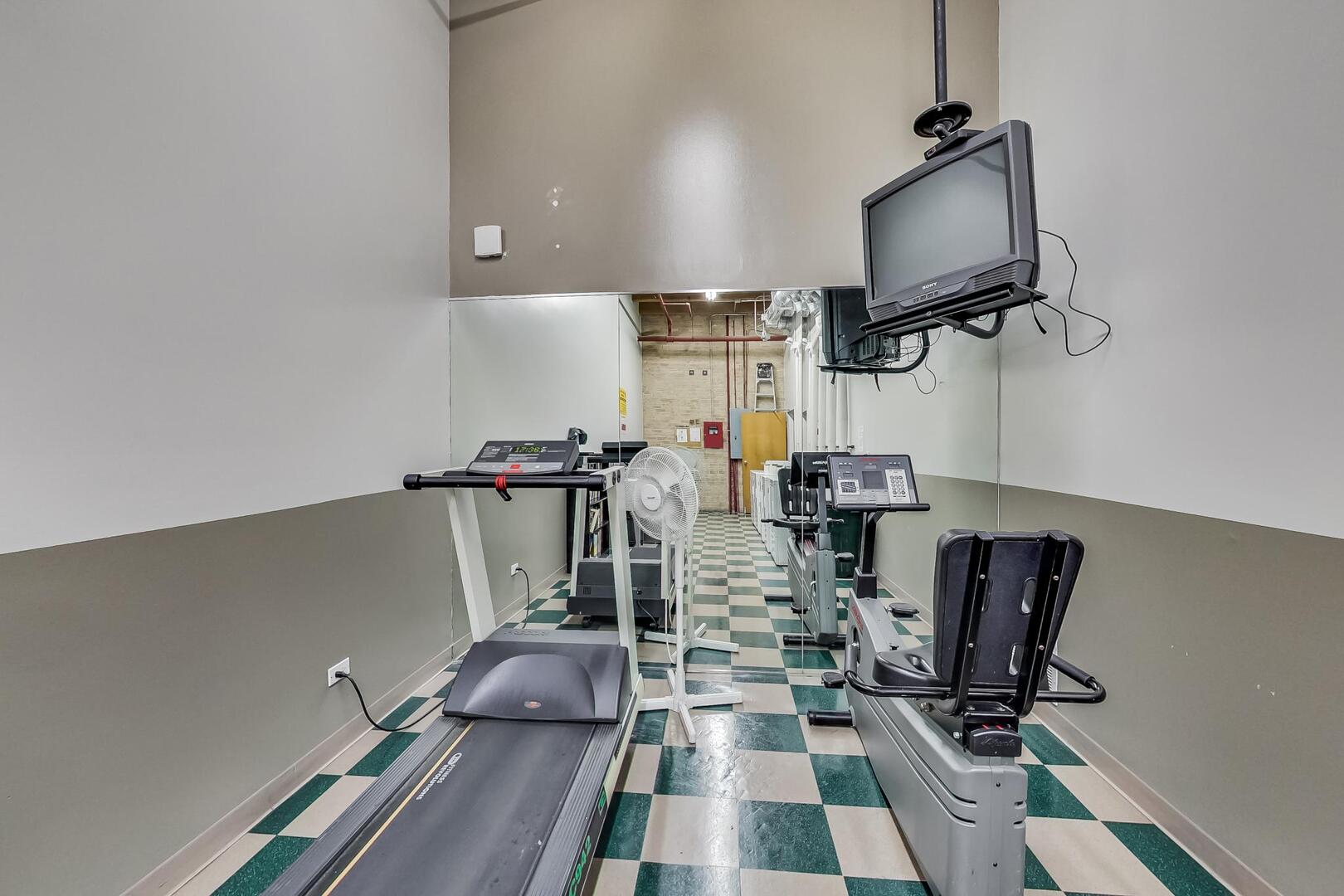 1733 West Irving Park Road, Unit 215 Chicago, IL 60613 - Photo 25 of 28