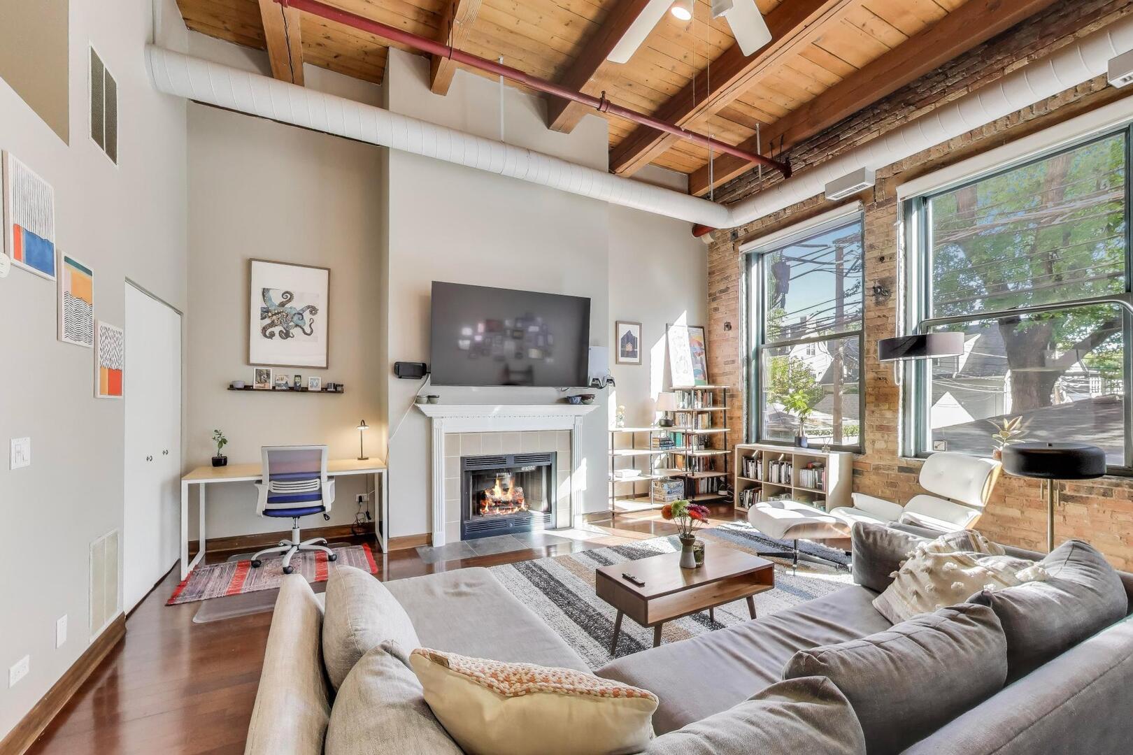 1733 West Irving Park Road, Unit 215 Chicago, IL 60613 - Photo 5 of 28