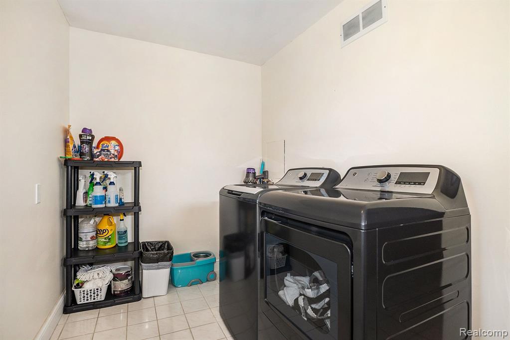 12579 Hill Road Memphis, MI 48041 - Photo 15 of 26