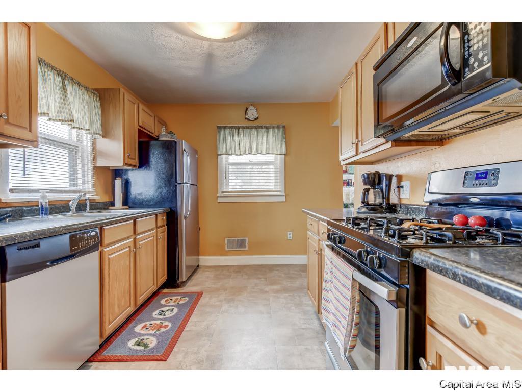 2907 Fox Bridge Road Springfield, IL 62703 - Photo 13 of 35