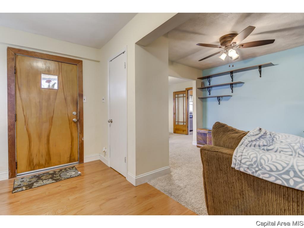 2907 Fox Bridge Road Springfield, IL 62703 - Photo 5 of 35