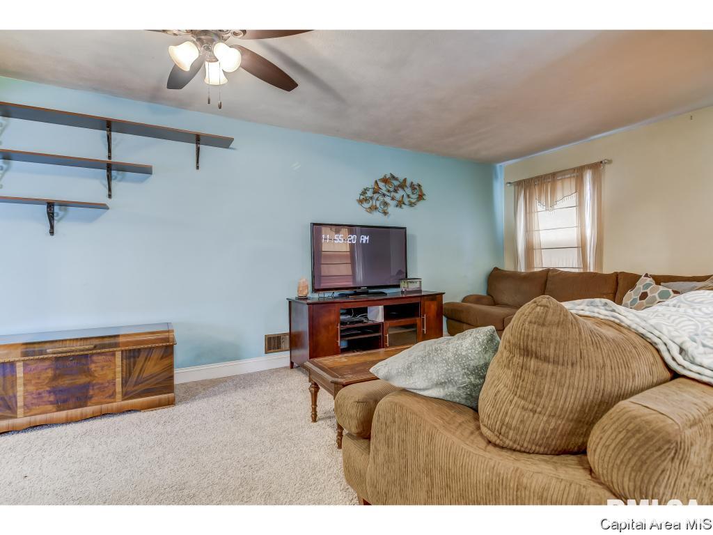 2907 Fox Bridge Road Springfield, IL 62703 - Photo 8 of 35