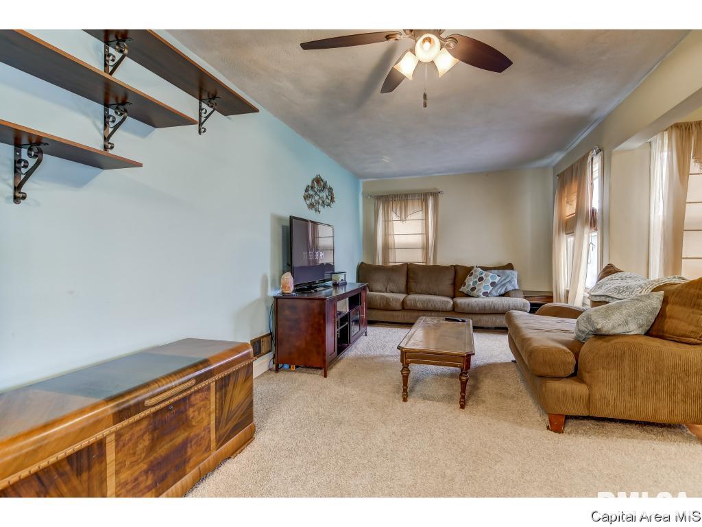 2907 Fox Bridge Road Springfield, IL 62703 - Photo 9 of 35
