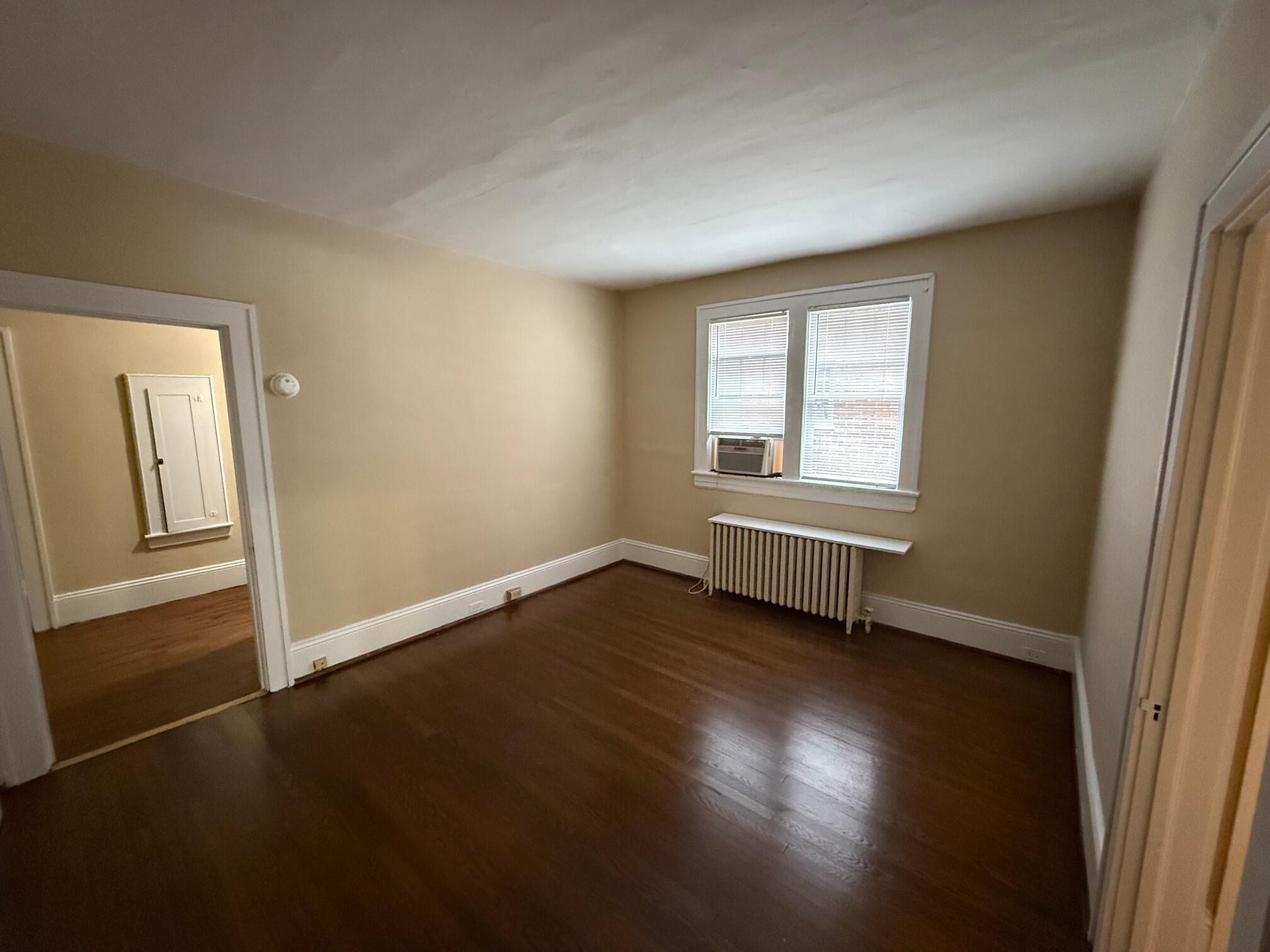 2037 Laburnum Avenue Southwest, Unit 2 Roanoke, VA 24015 - Photo 5 of 20 1LR