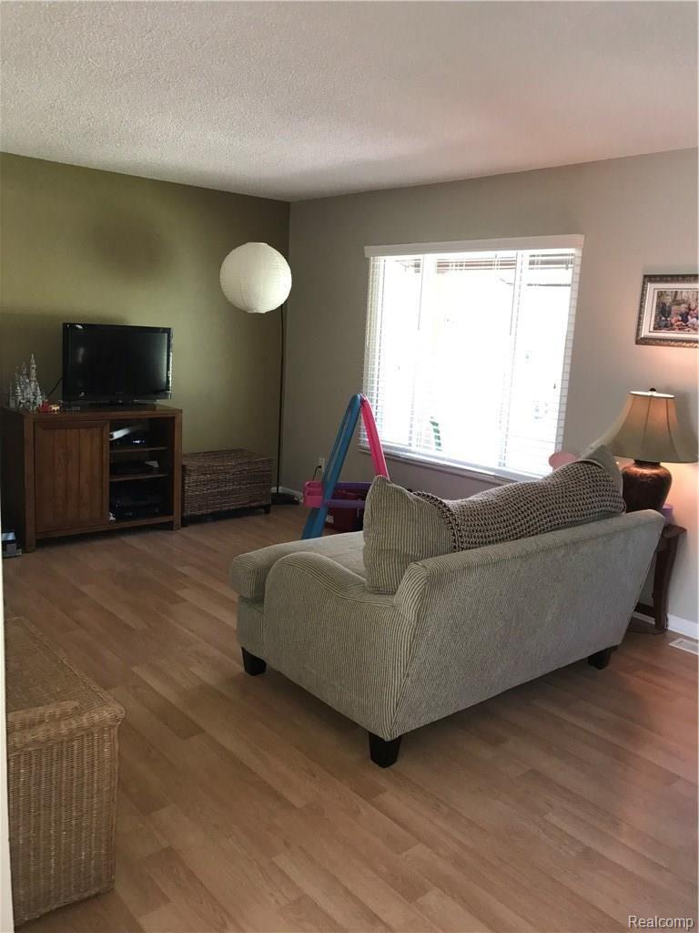 15305 Lobdell Road Linden, MI 48451 - Photo 16 of 37 IMG_4041.JPG