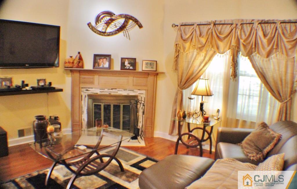 53 Renaissance Lane New Brunswick, NJ 08901 - Photo 12 of 25 Gallery Image 12