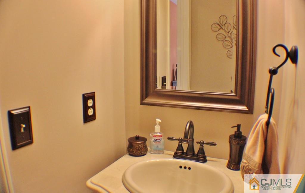 53 Renaissance Lane New Brunswick, NJ 08901 - Photo 15 of 25 Gallery Image 15