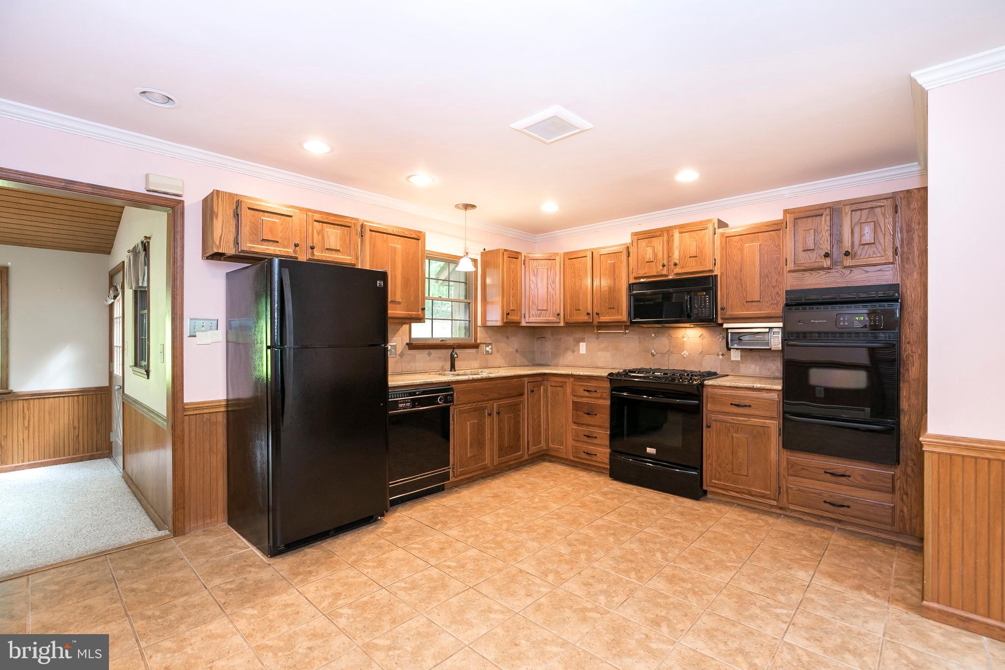 715 Country Club Road Phoenixville, PA 19460 - Photo 9 of 30 Gallery Image 9