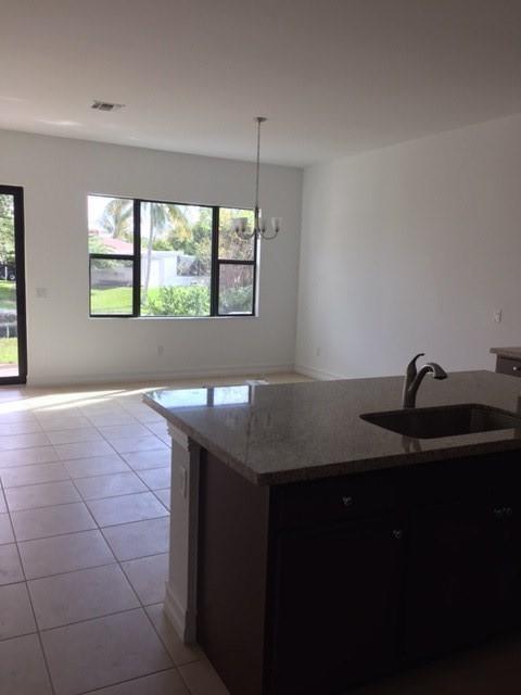 176 Southwest 127th Terrace Plantation, FL 33325 - Photo 11 of 23