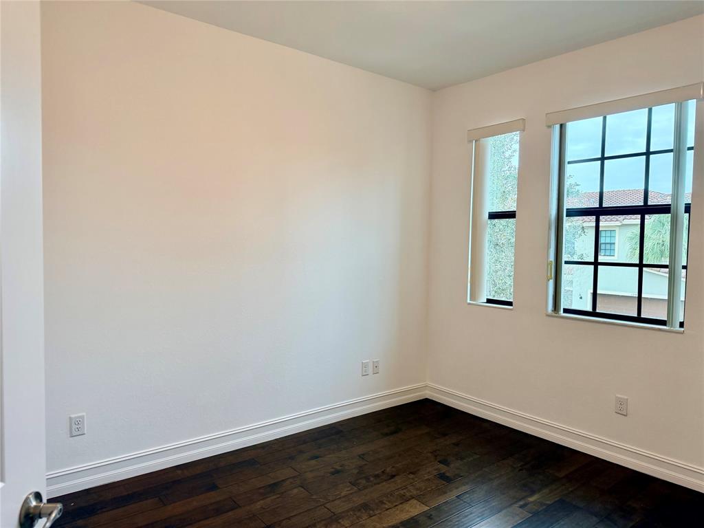 176 Southwest 127th Terrace Plantation, FL 33325 - Photo 9 of 23