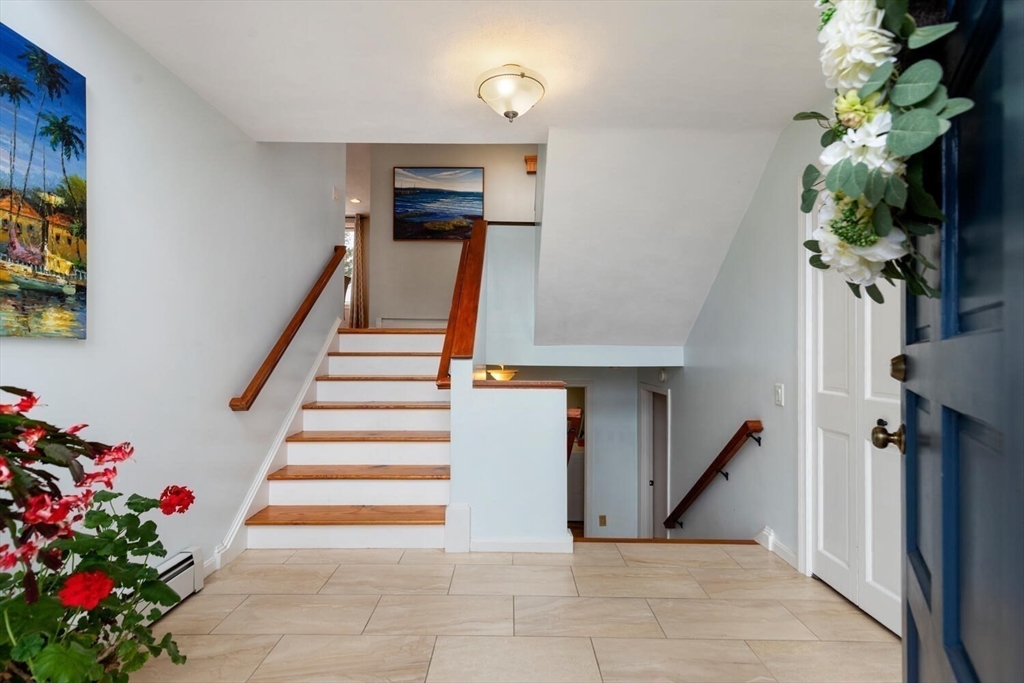 3 Breezy Point Road Gloucester, MA 01930 - Photo 3 of 40