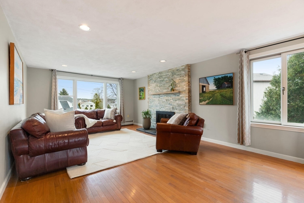 3 Breezy Point Road Gloucester, MA 01930 - Photo 9 of 40