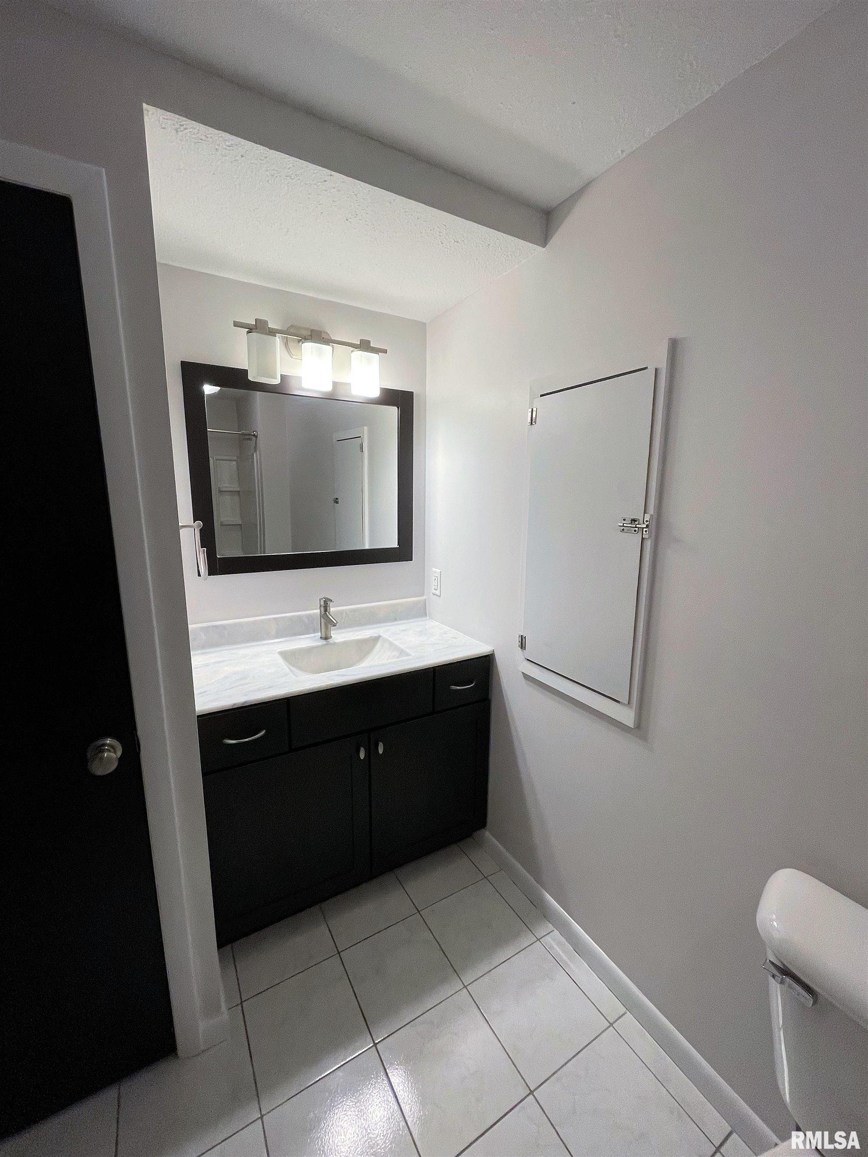 1121 Cherry Road Springfield, IL 62704 - Photo 17 of 28 Gallery Image 17