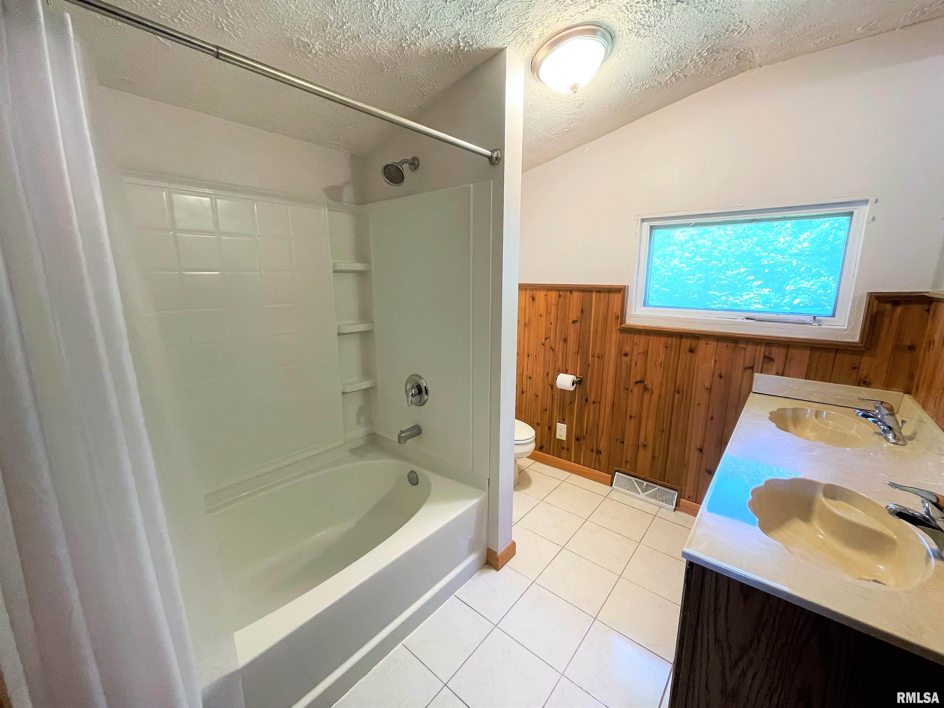 1121 Cherry Road Springfield, IL 62704 - Photo 25 of 28 Gallery Image 25