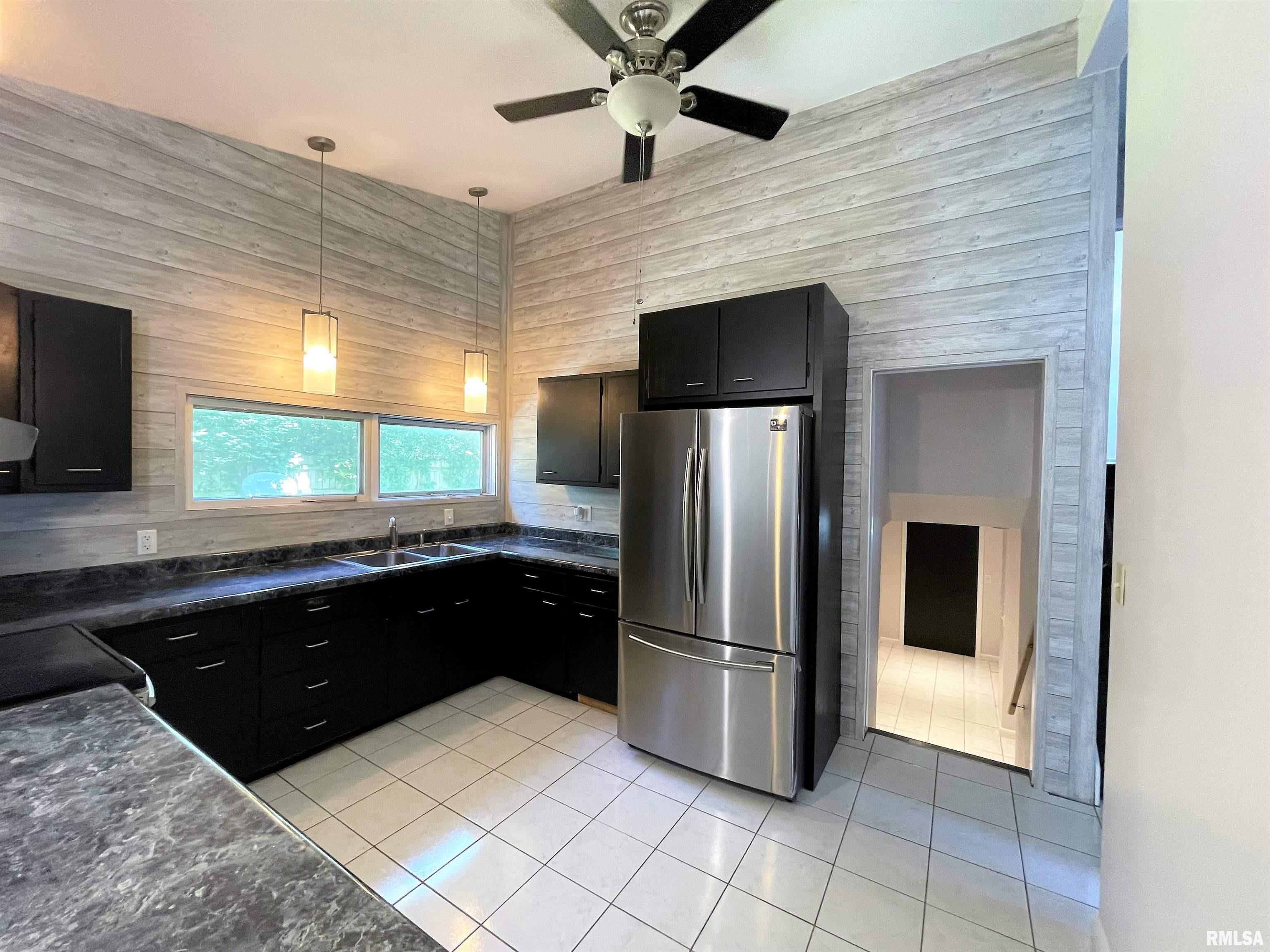 1121 Cherry Road Springfield, IL 62704 - Photo 9 of 28 Gallery Image 9