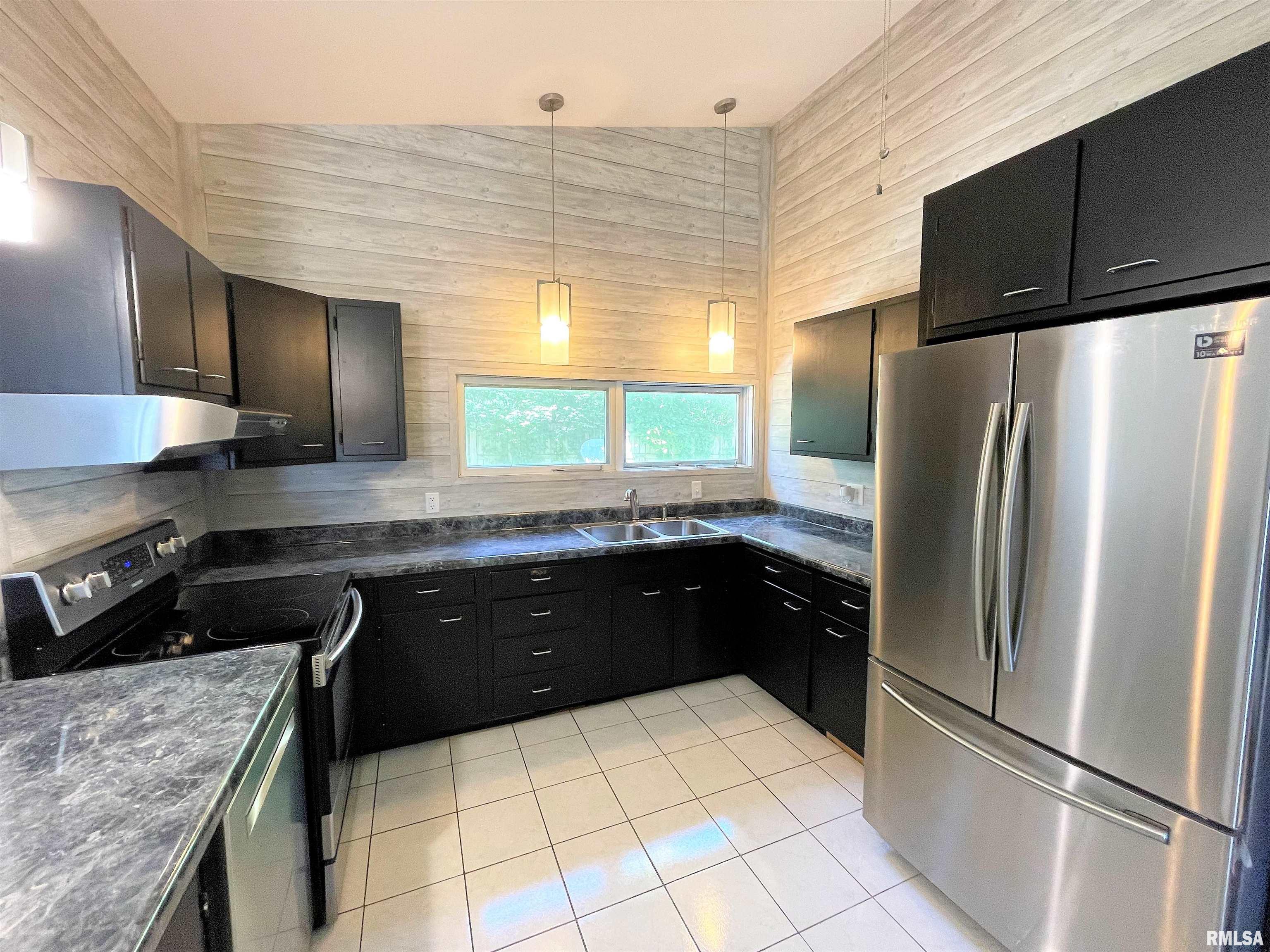 1121 Cherry Road Springfield, IL 62704 - Photo 10 of 28 Gallery Image 10