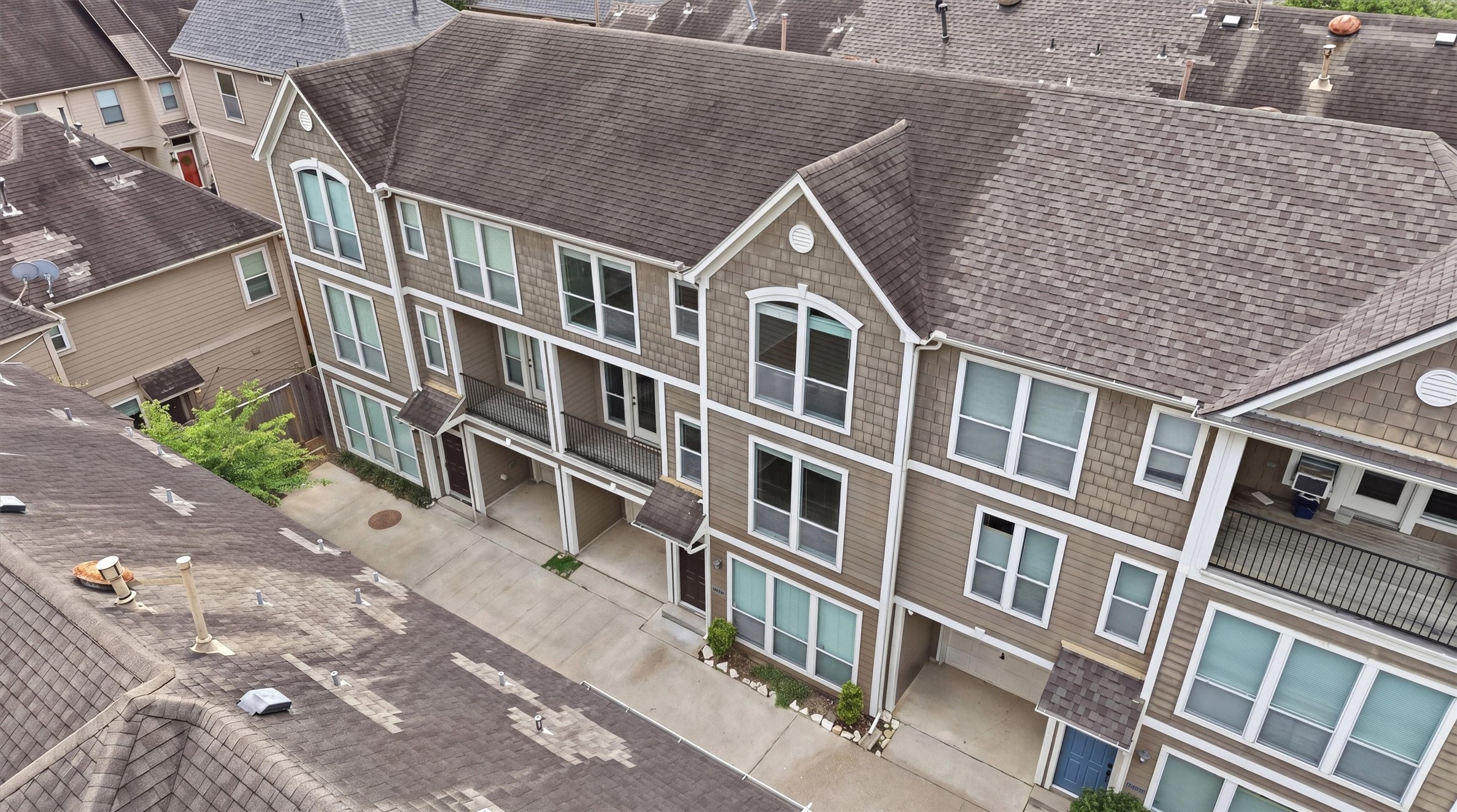 1507 Sutton Street Houston, TX 77006 - Photo 26 of 31 an aerial view of a house with a yard