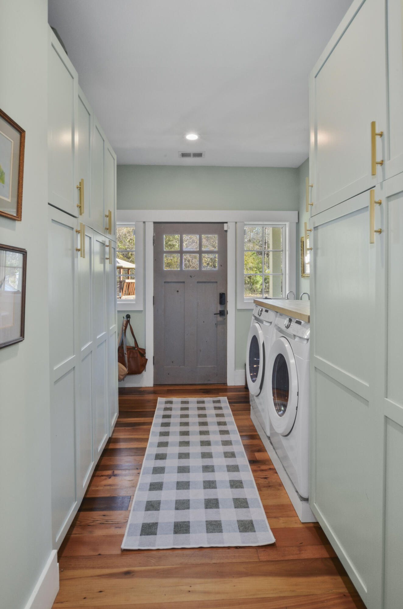 10044 State Rd S-10-1336 McClellanville, SC 29458 - Photo 25 of 53 Laundry/mudroom