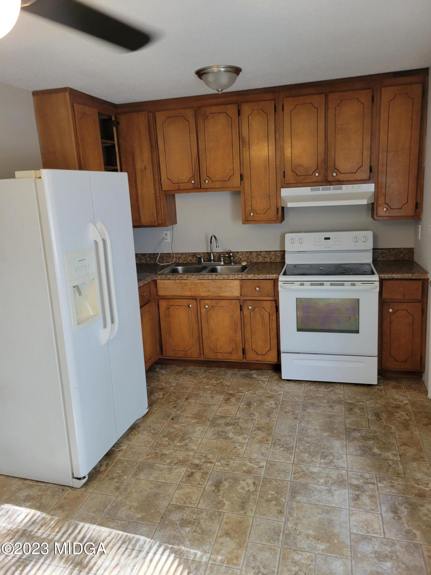 5779 Bloomfield Road Macon, GA 31206 - Photo 6 of 11 bloomfieldkitchen