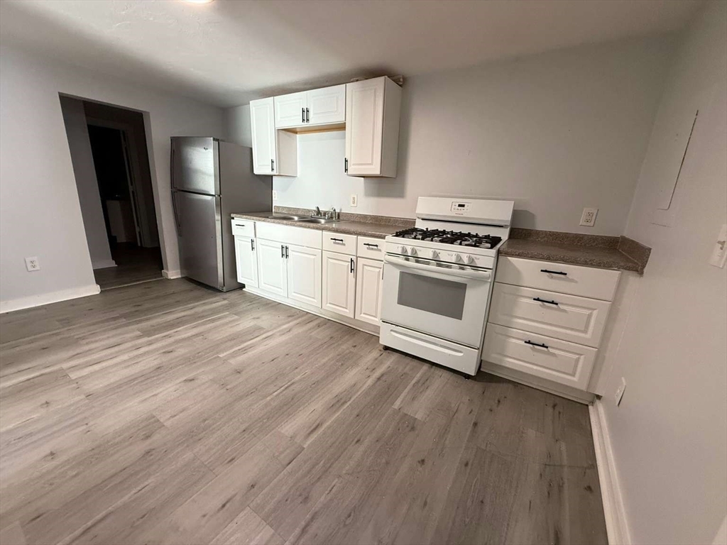 33 Union Street Southbridge, MA 01550 - Photo 14 of 20