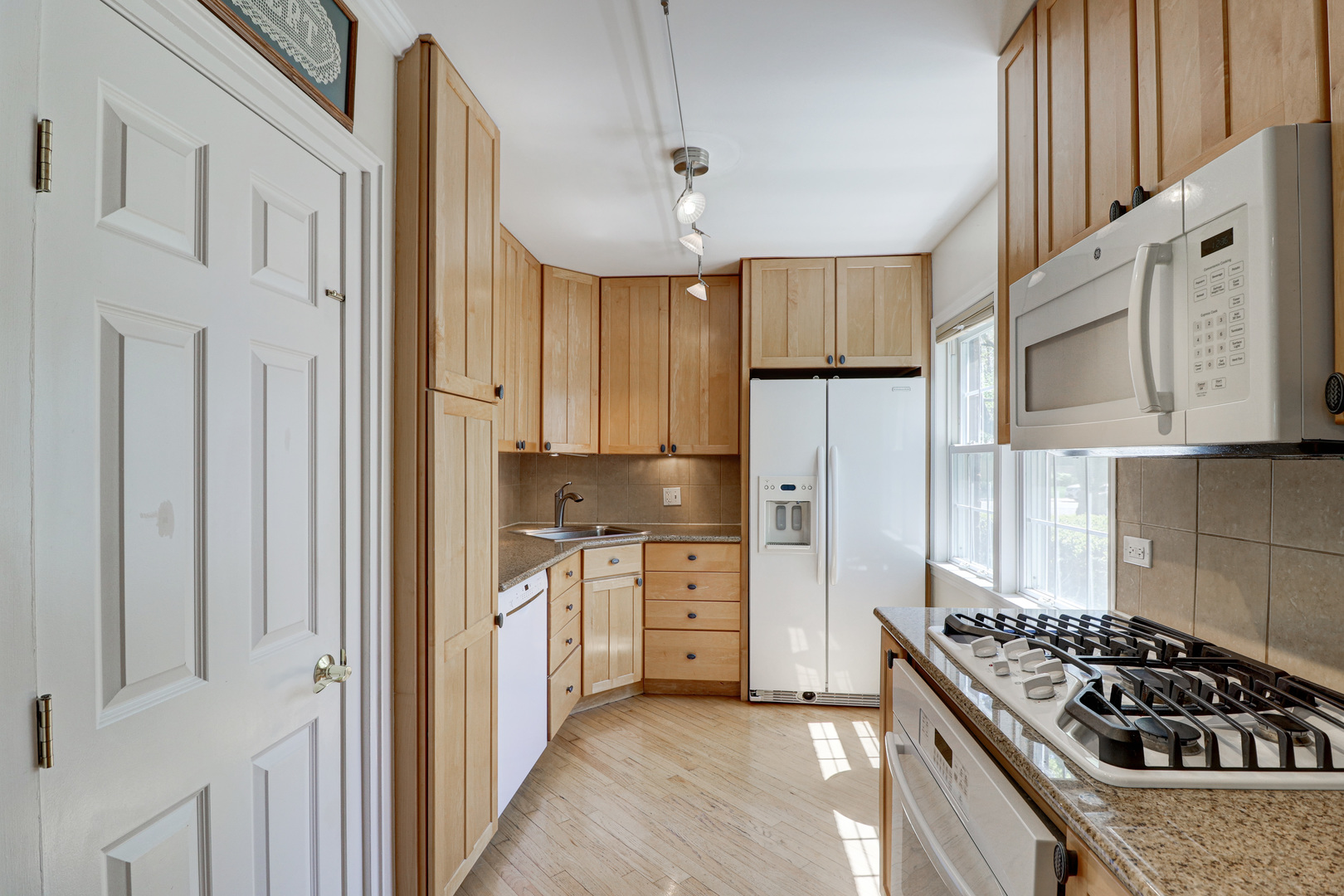 707 Oriole Avenue Park Ridge, IL 60068 - Photo 12 of 47