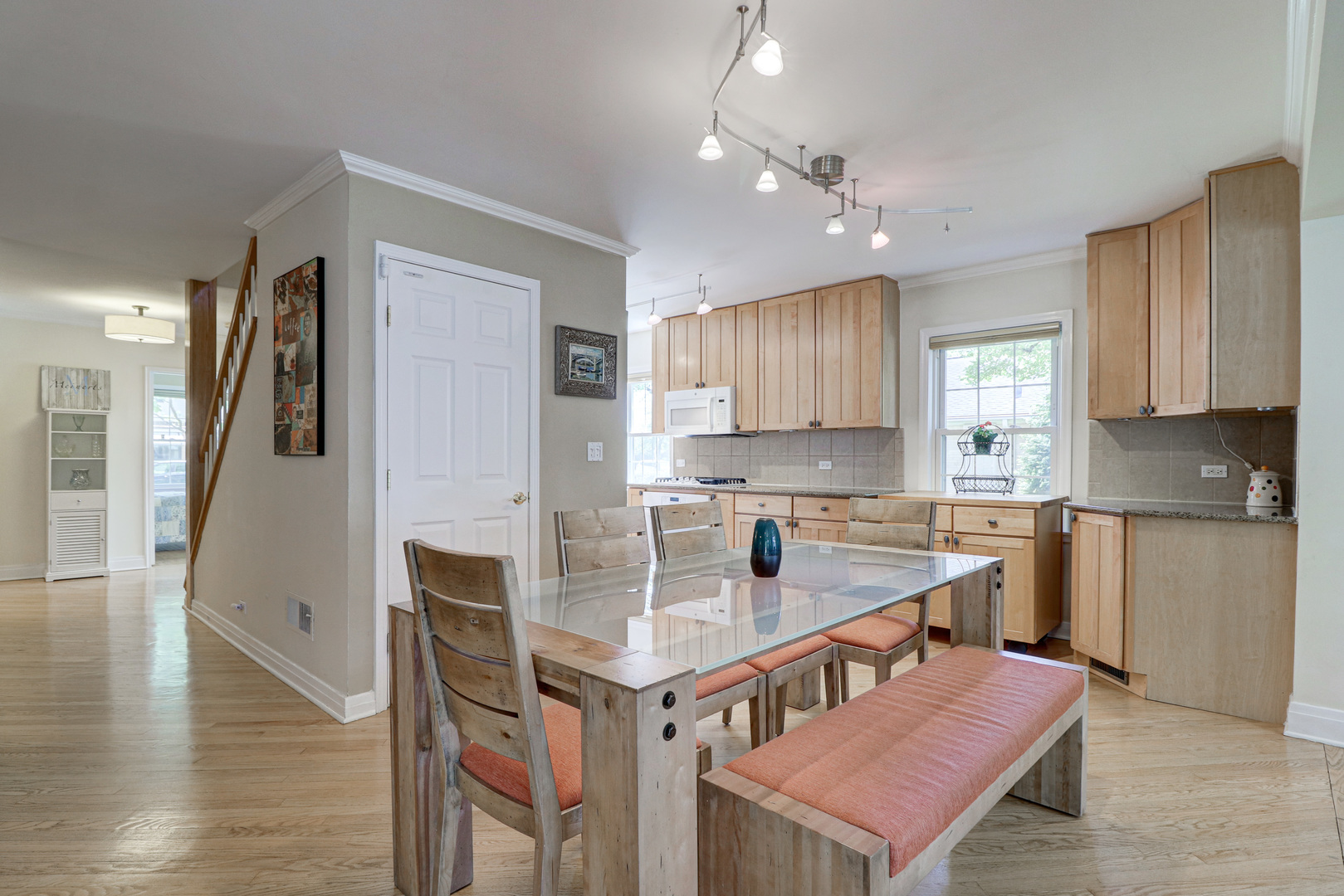 707 Oriole Avenue Park Ridge, IL 60068 - Photo 6 of 47