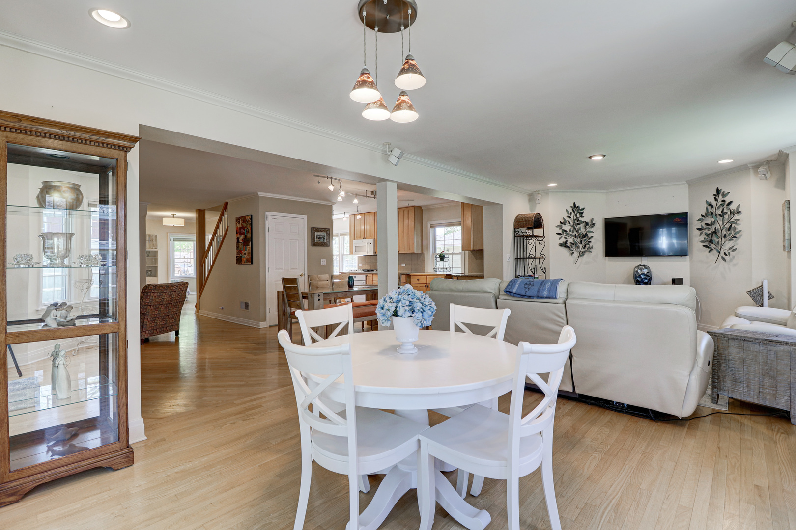 707 Oriole Avenue Park Ridge, IL 60068 - Photo 9 of 47