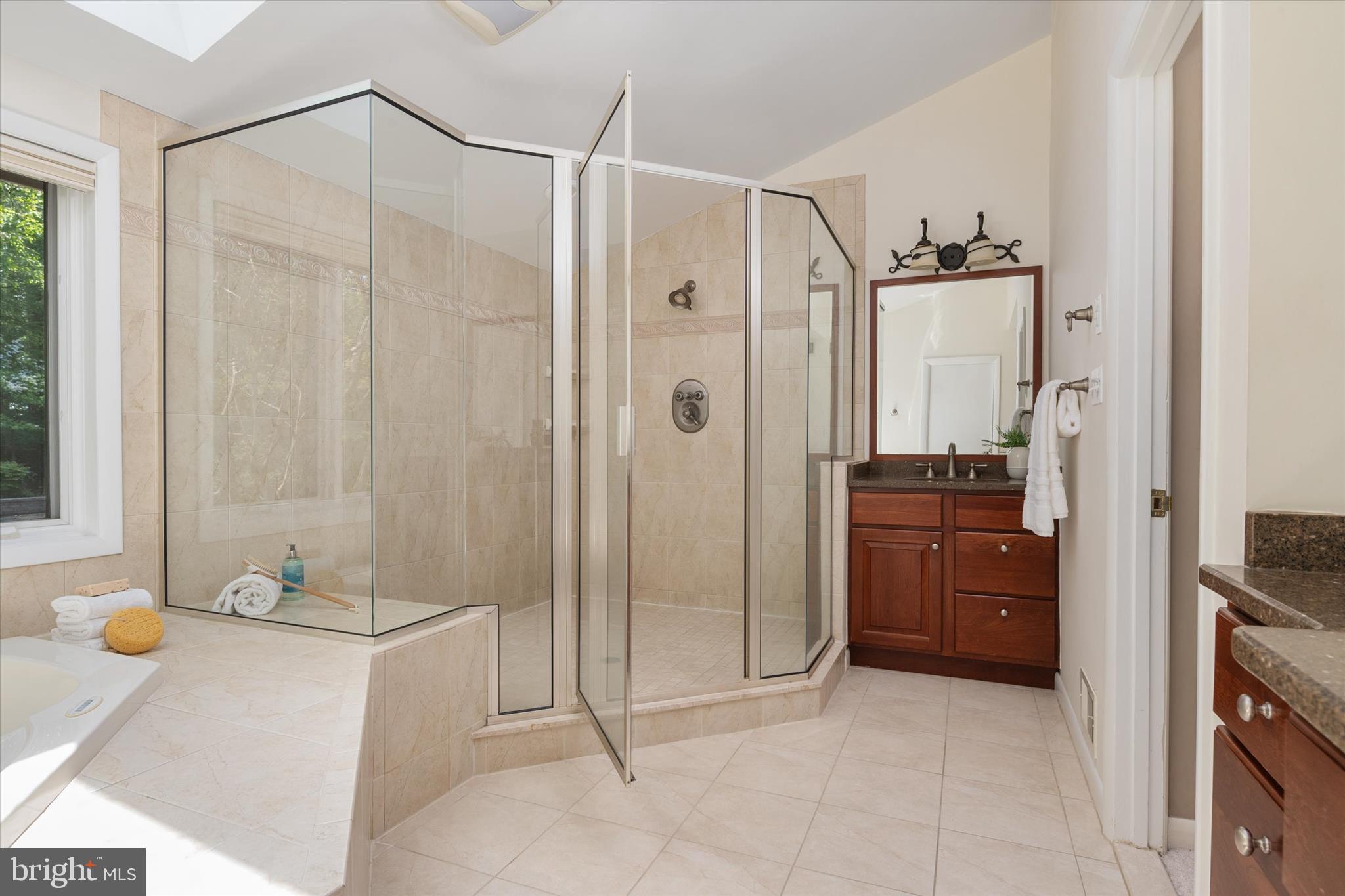 267 Rugby Court Arnold, MD 21012 - Photo 26 of 55 Primary Suite Bathroom