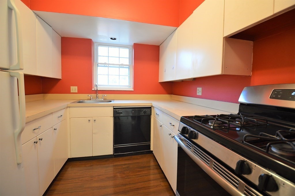 104 Lake Shore Road, Unit 4 Boston, MA 02135 - Photo 5 of 20 Gallery Image 5