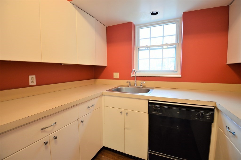 104 Lake Shore Road, Unit 4 Boston, MA 02135 - Photo 7 of 20 Gallery Image 7
