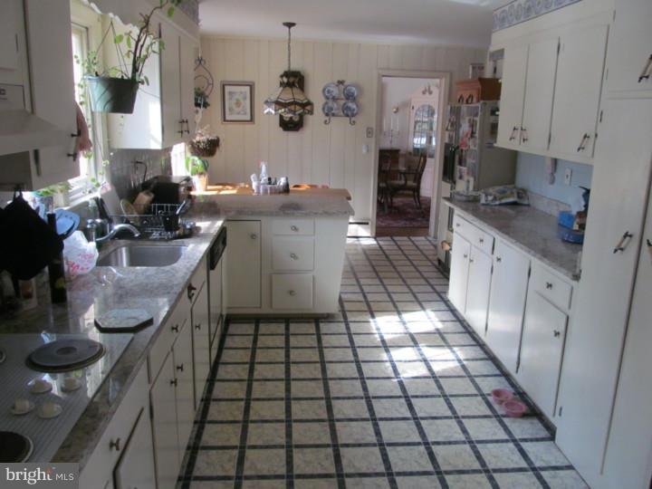 215 Marple Road Haverford, PA 19041 - Photo 7 of 25