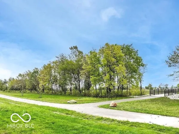 $2,560 | 6682 Willow Way, McCordsville, IN 46055