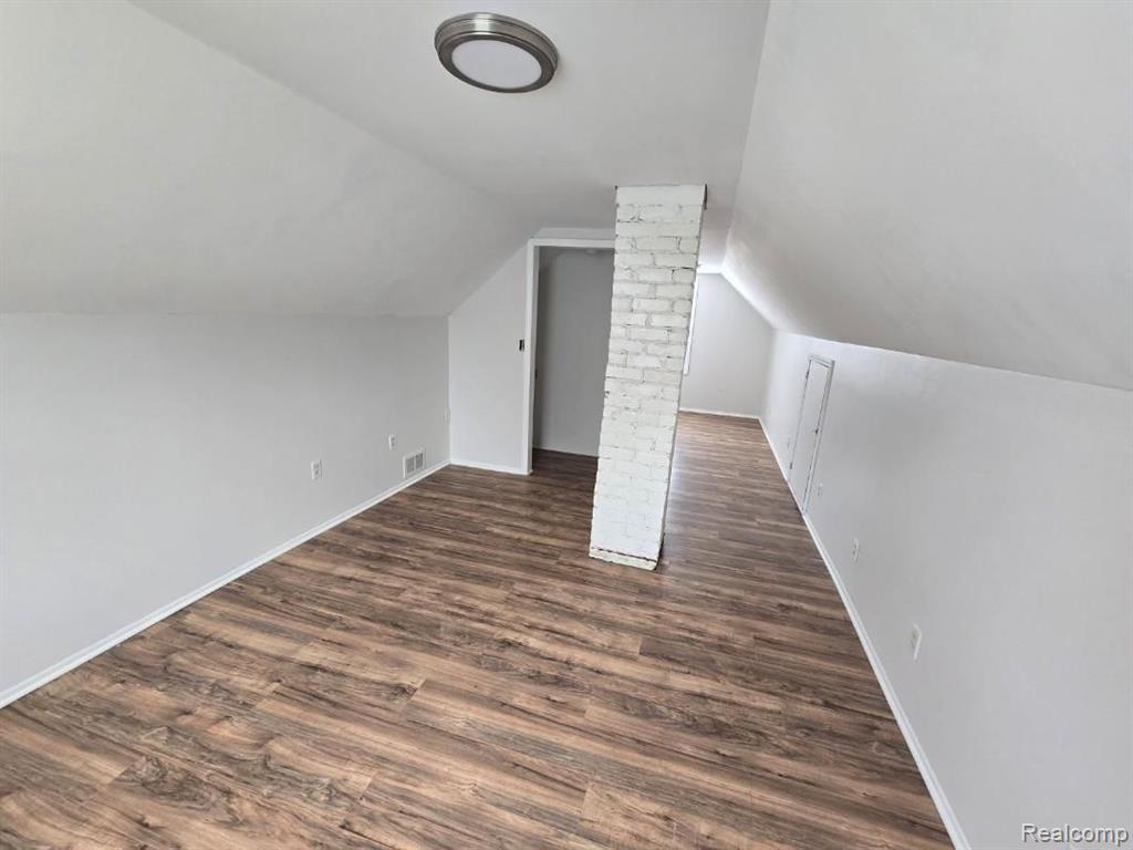 5216 Howe Road Wayne, MI 48184 - Photo 7 of 9