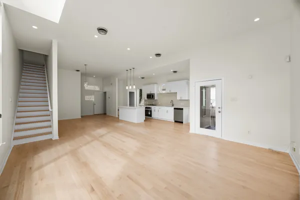 $2,950 | 5632 Kiam Street, Unit C, Houston, TX 77007