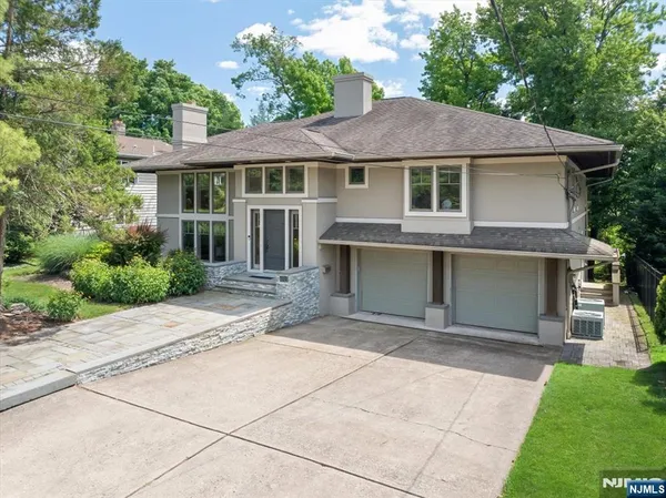 $1,999,999 | 130 Van Nostrand Avenue, Englewood Cliffs, NJ 07632