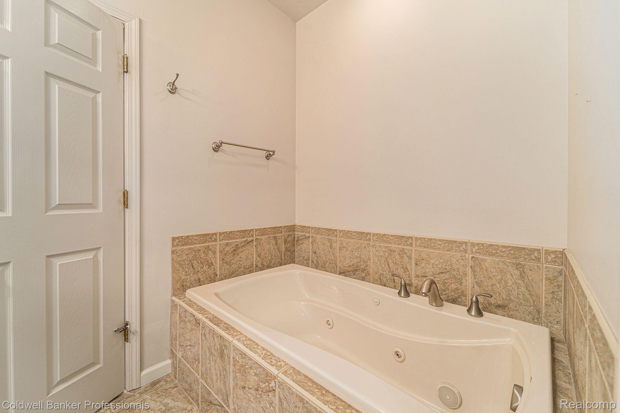 3053 28 Mile Road Washington, MI 48094 - Photo 14 of 29 Gallery Image 14